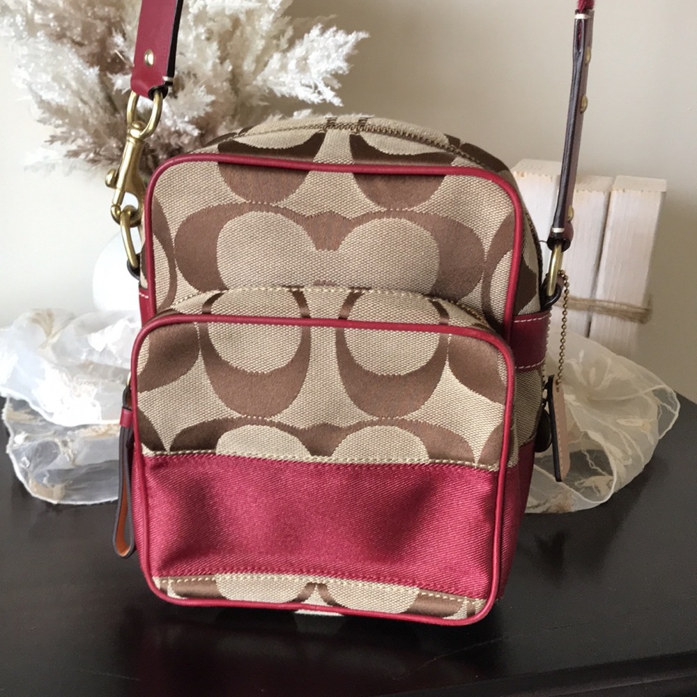 Coach Vintage Signature Swingback Crossbody Purse, Y2K 2006, 10128 - Picture 8 of 16